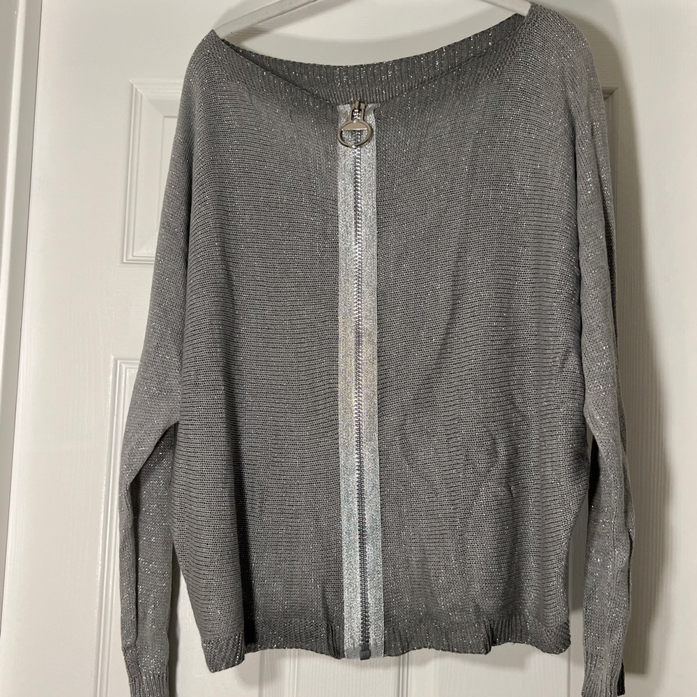 Light summer Boutique sweater, EUC